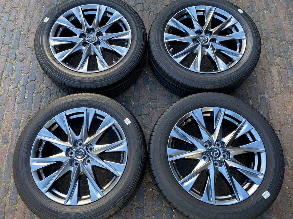 ALS NIEUWE 19” Mazda CX5 velgen + 225/55 R19 banden (8 mm), Auto-onderdelen, Banden en Velgen, 19 inch, Banden en Velgen, Nieuw