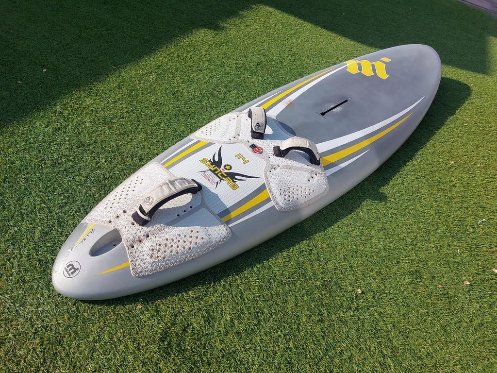 Mistral Syncro RD (red dot) 114 ltr, Watersport en Boten, Windsurfen, Ophalen, Plank