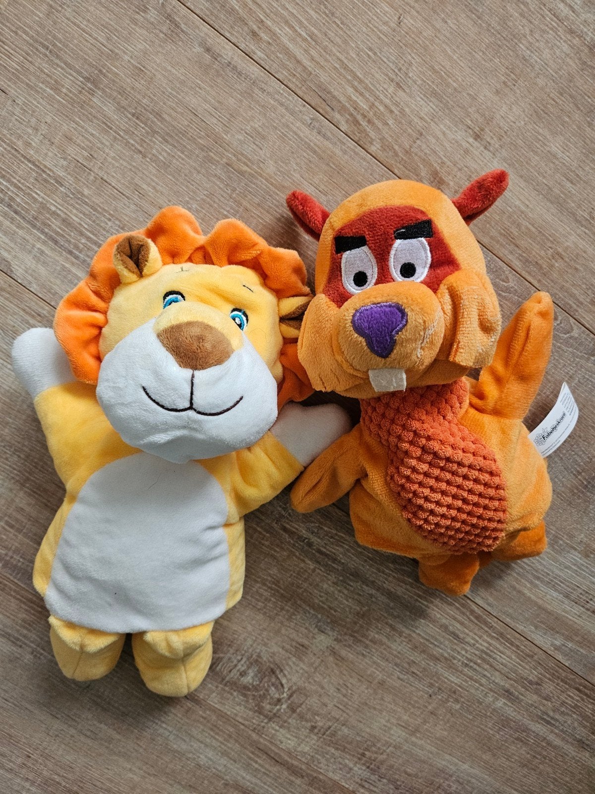 Leuke handpoppen: leeuw en bever, Oranje, Ophalen of Verzenden, Zo goed als nieuw, Leeuw