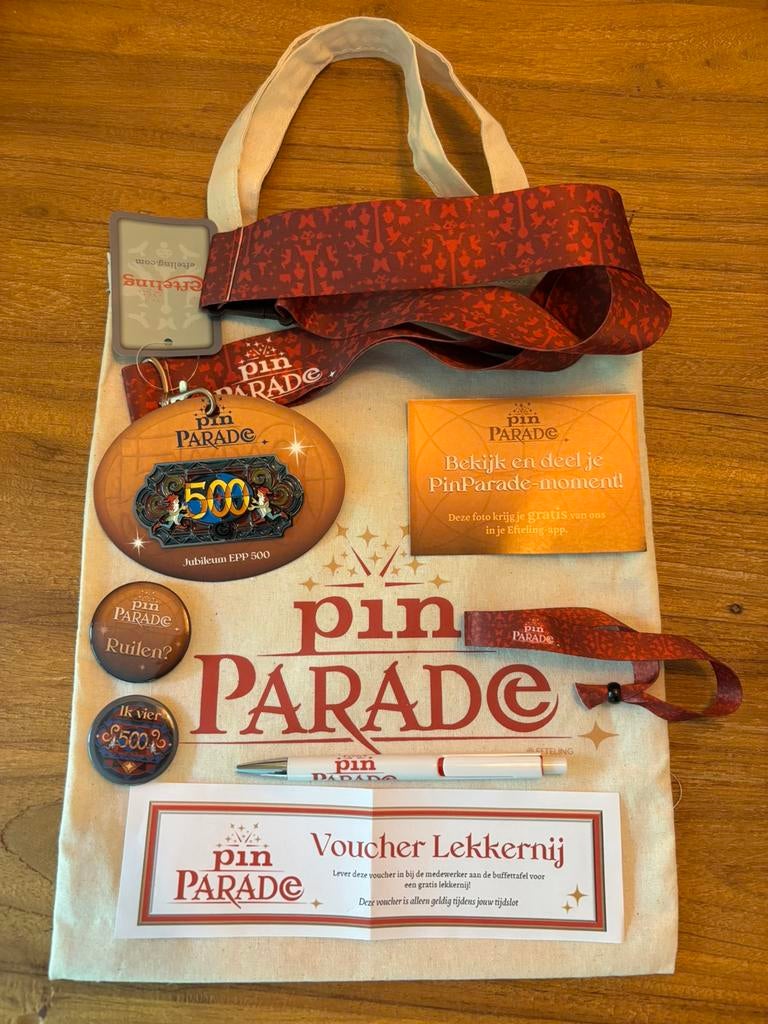 Efteling PinParade goodiebag helemaal COMPLEET!, Ophalen of Verzenden, Zo goed als nieuw, Button of Speldje
