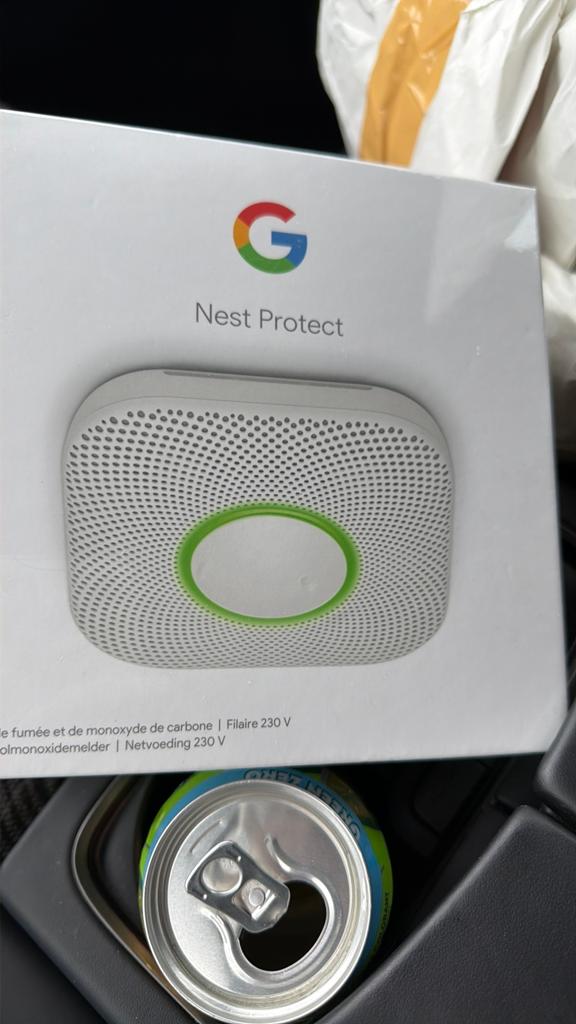 Google Nest Protect Rook- en Koolmonoxidemelder (Bedraad), Ophalen of Verzenden, Nieuw, Detector, Sensor of Melder, Rook