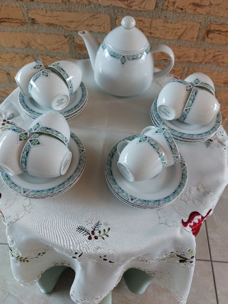 theeservies Arzberg, theepot, 11 kopjes en 12 schotels., Arzberg, Ophalen of Verzenden, Zo goed als nieuw, Overige stijlen