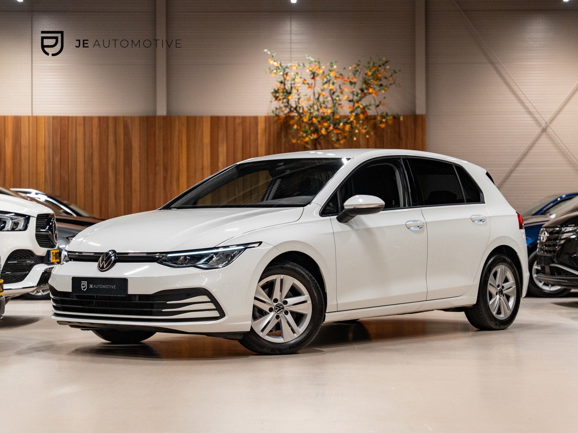 Volkswagen Golf 1.0 eTSI DSG Life Business, Apple Carplay, A, Auto's, Dealer onderhouden, Stof, Gebruikt, Zwart