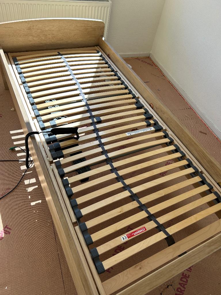 Senioren ledikant 1 persoons bed 90x200 elektrisch, Ophalen, Verstelbaar, 90 cm, Eenpersoons