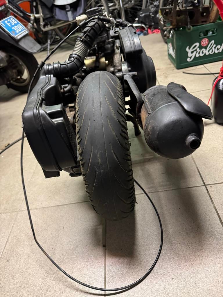 Piaggio Zip 50cc 4t blok plugandplay lees goeddeadvertentie, Fietsen en Brommers, Brommeronderdelen | Scooters, Ophalen, Gebruikt