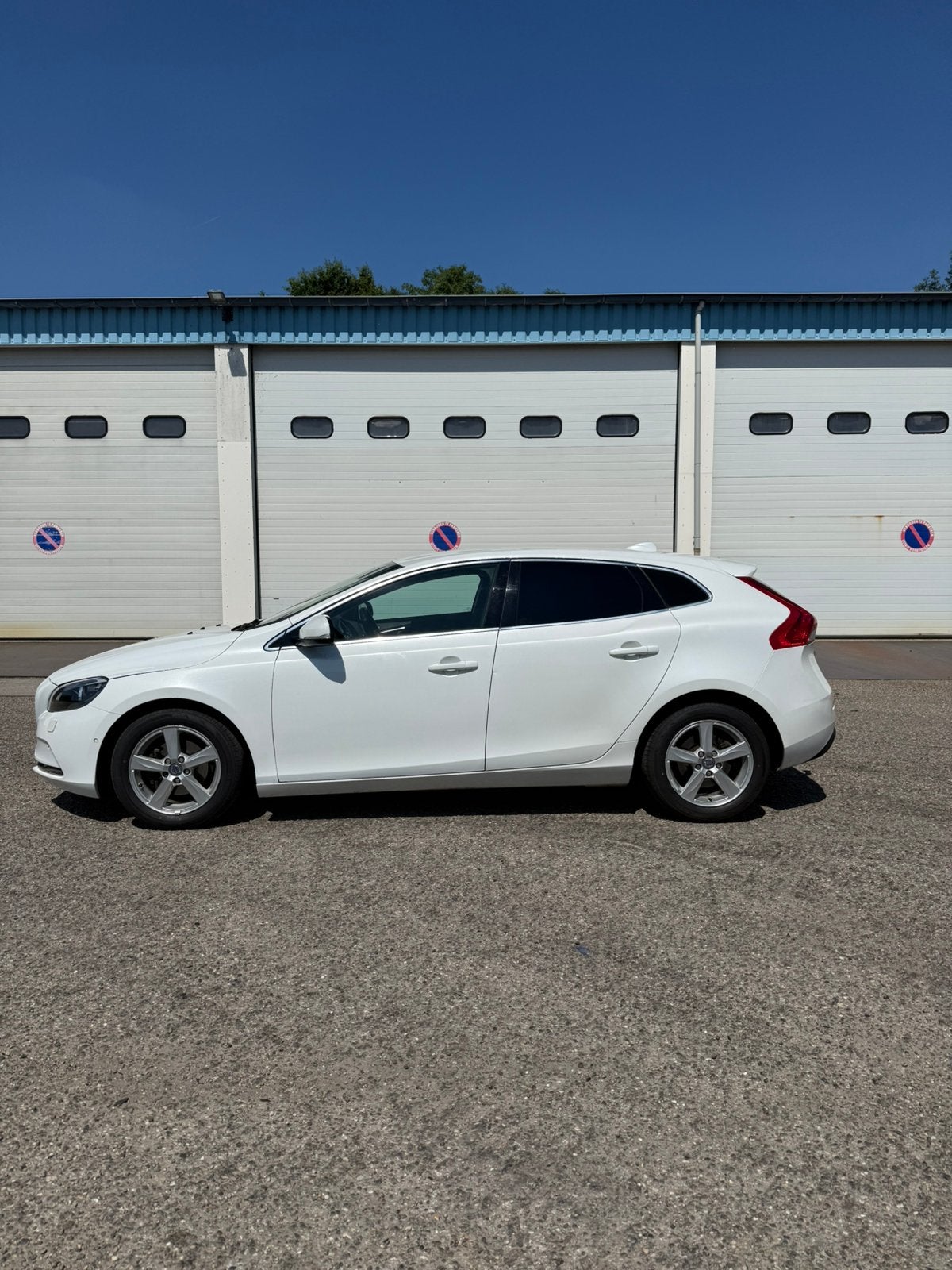 Volvo V40 1.6 D2 115PK 2013 Wit, Auto's, Volvo, Particulier, V40, Diesel, A, Hatchback, Handgeschakeld, Origineel Nederlands, Wit