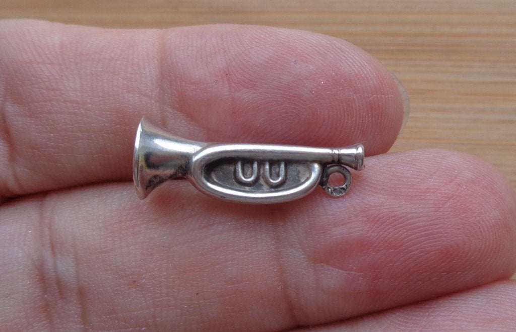 zilveren vintage bedel trompet [1000], Overige merken, Verzenden, Zo goed als nieuw, 1 bedel