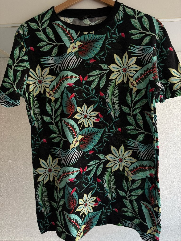 Heren T-shirt Scotch&Soda zwart met patroon mt.S te koop, Kleding | Heren, T-shirts, Zwart, Ophalen of Verzenden, Zo goed als nieuw