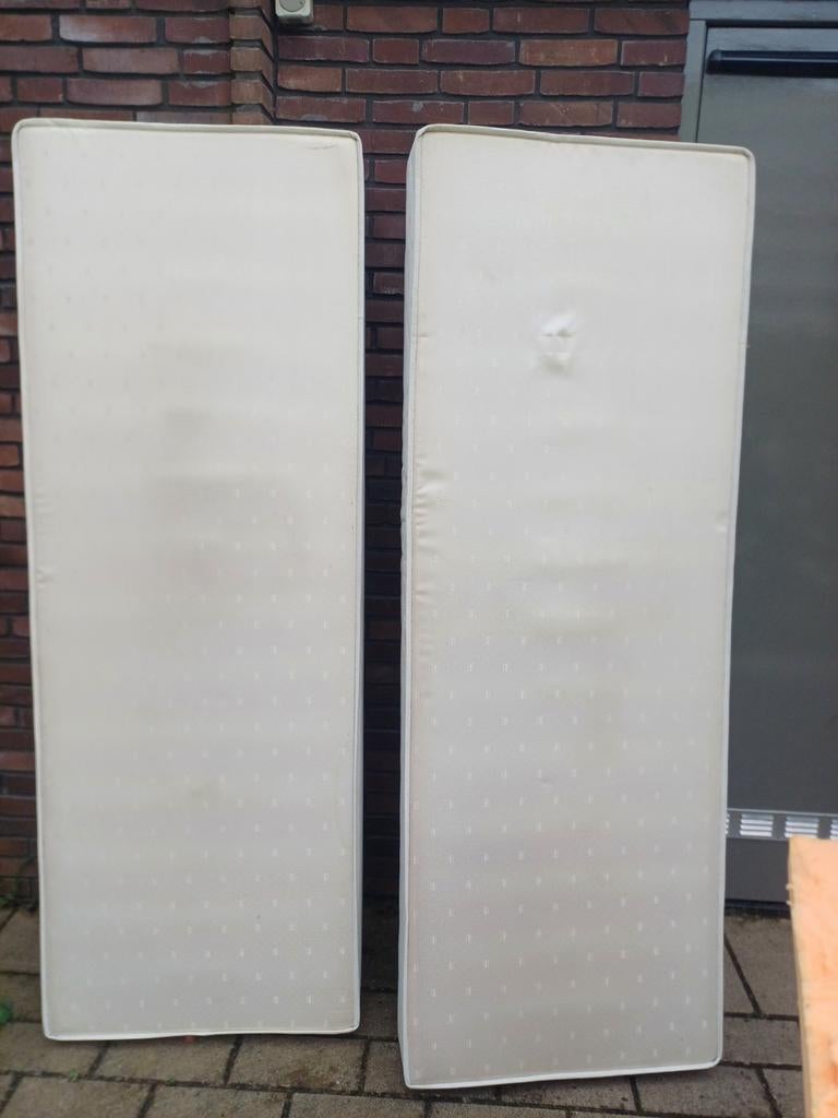 Gratis boxspring bed, Huis en Inrichting, Slaapkamer | Boxsprings, Ophalen, Gebruikt, Grijs, 140 cm