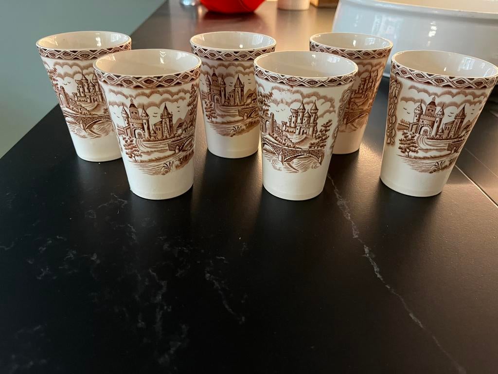 6 antieke melkbekers Petrus Regout British Castle, Ophalen of Verzenden