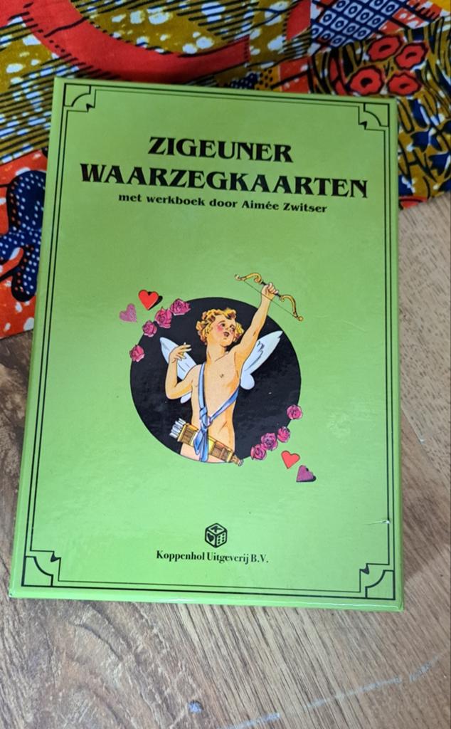 Zigeuner Waarzegkaarten met werkboek door Aimée Zwitser, Boeken, Tarot of Kaarten leggen, Ophalen of Verzenden, Zo goed als nieuw