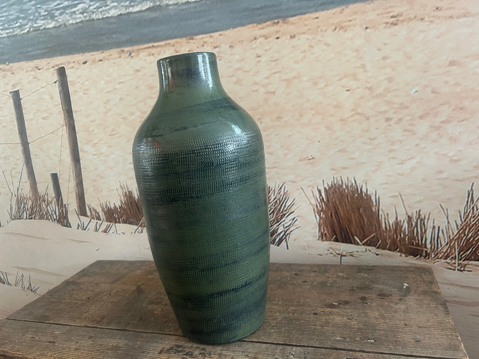 Groene keramische vaas met gestreept patroon, Antiek en Kunst, Antiek | Vazen, Ophalen of Verzenden