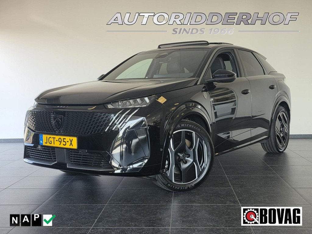 Peugeot e-3008 Launch Edition 325 Dual Motor 73 kWh | Warmte, Auto's, Peugeot, Automaat, 1350 kg, Gebruikt, Zwart