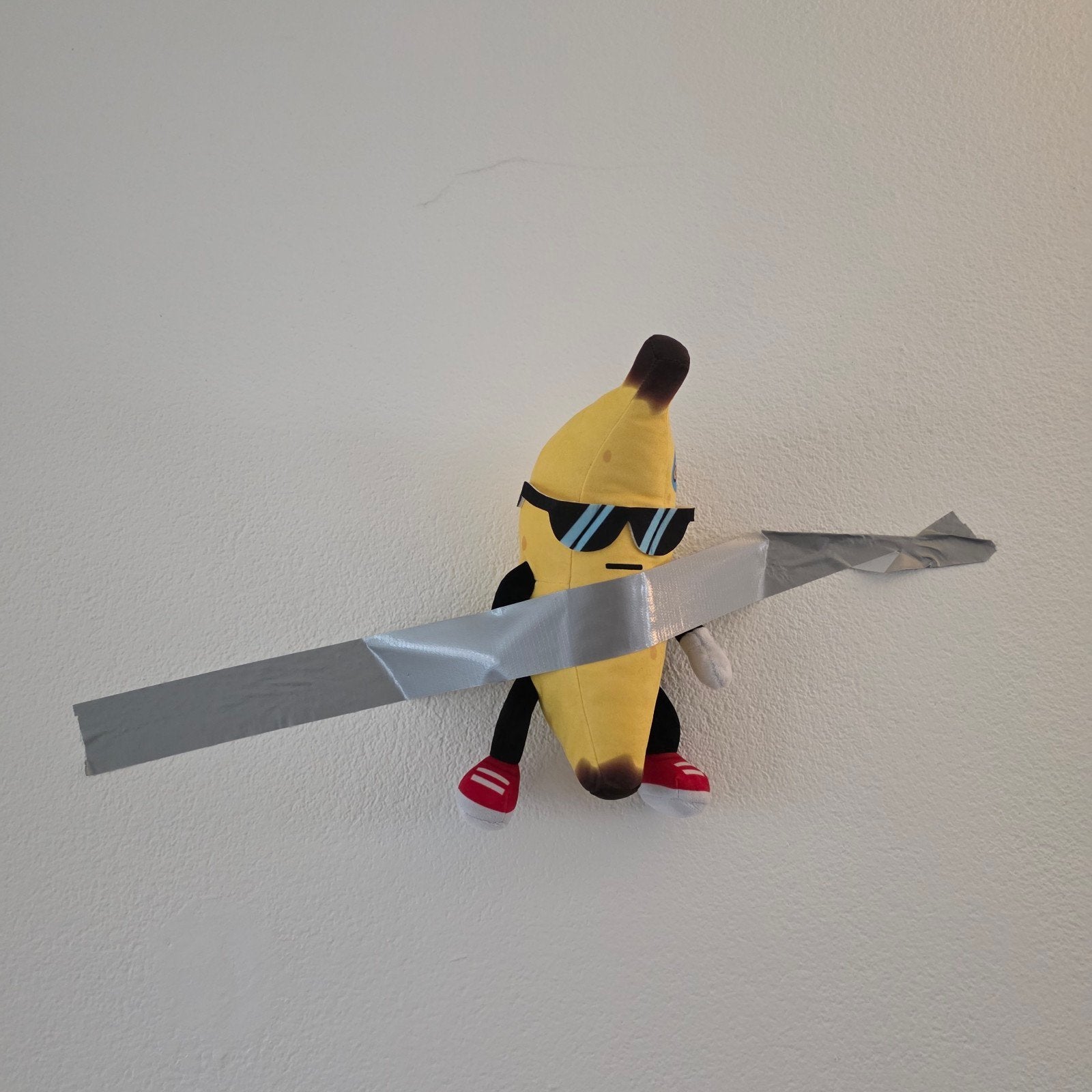 Banaan knuffel met zonnebril en ducttape, Antiek en Kunst, Ophalen, Object