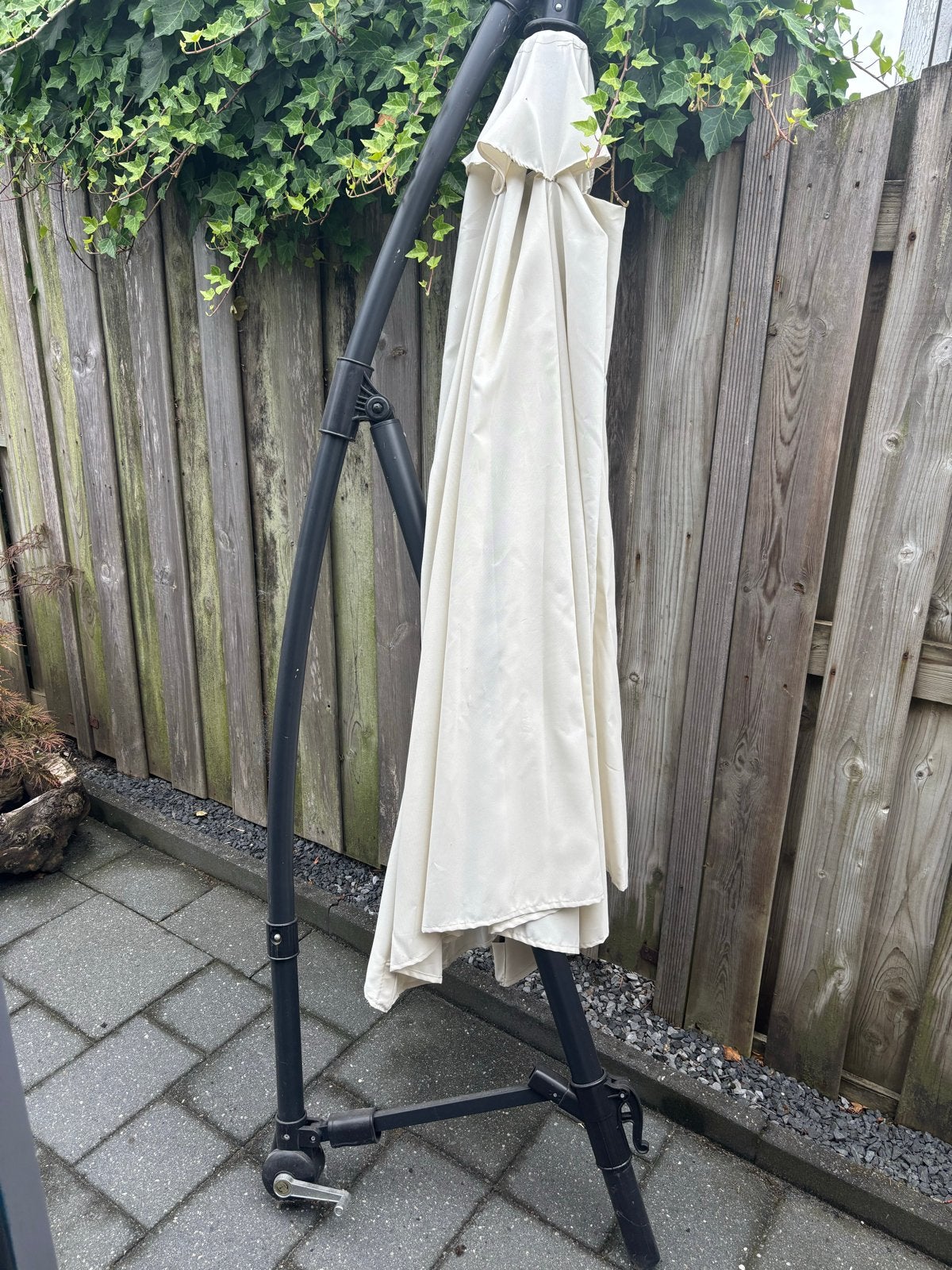 Zo goed als nieuwe zweefparasol met ongebruikte voetsteun, Ophalen, Zo goed als nieuw, Zweefparasol