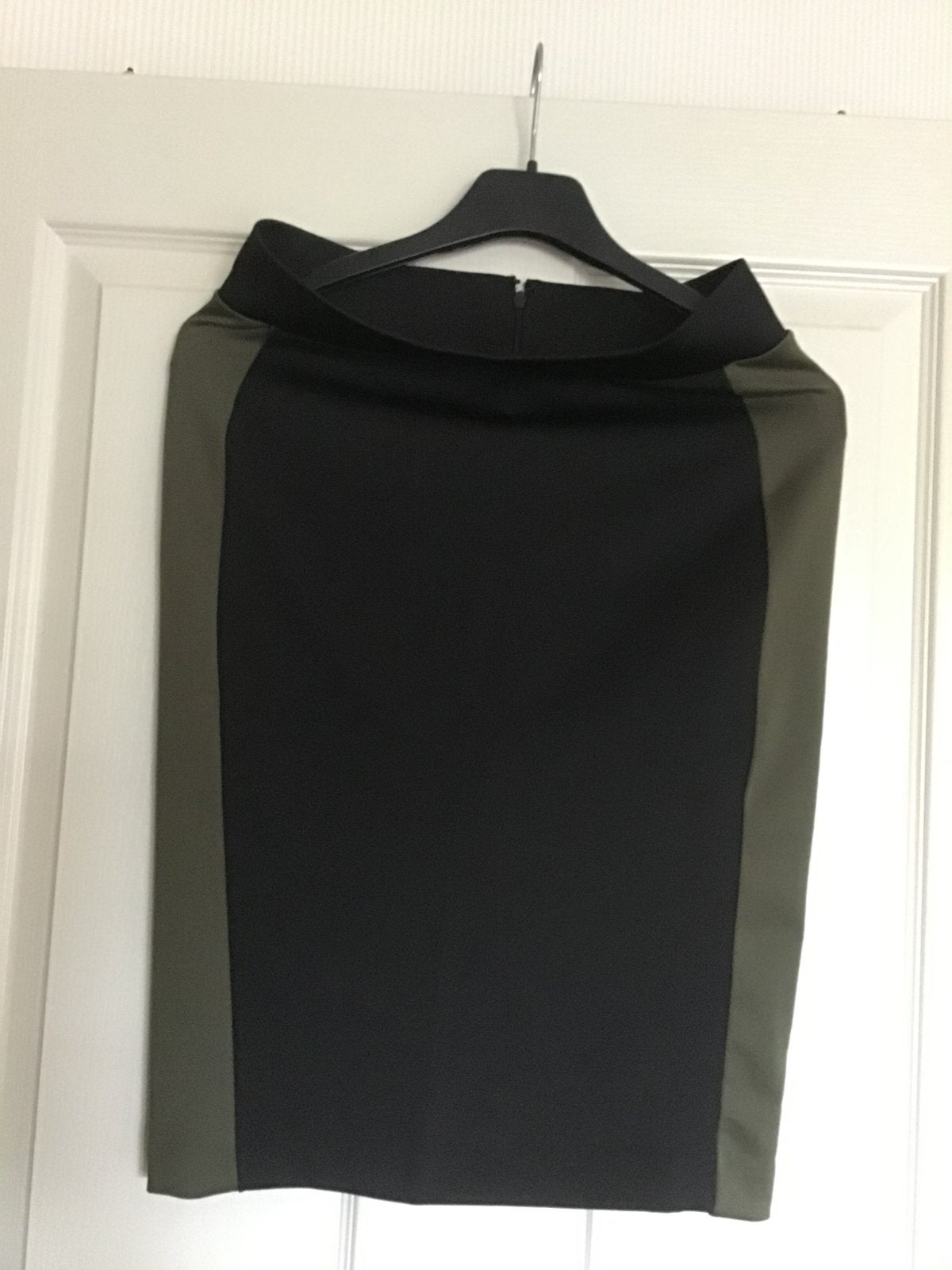 Mooie zwarte tricot rok met groene bies( Mt M) WE, Ophalen of Verzenden, Zo goed als nieuw, Maat 38/40 (M), Zwart