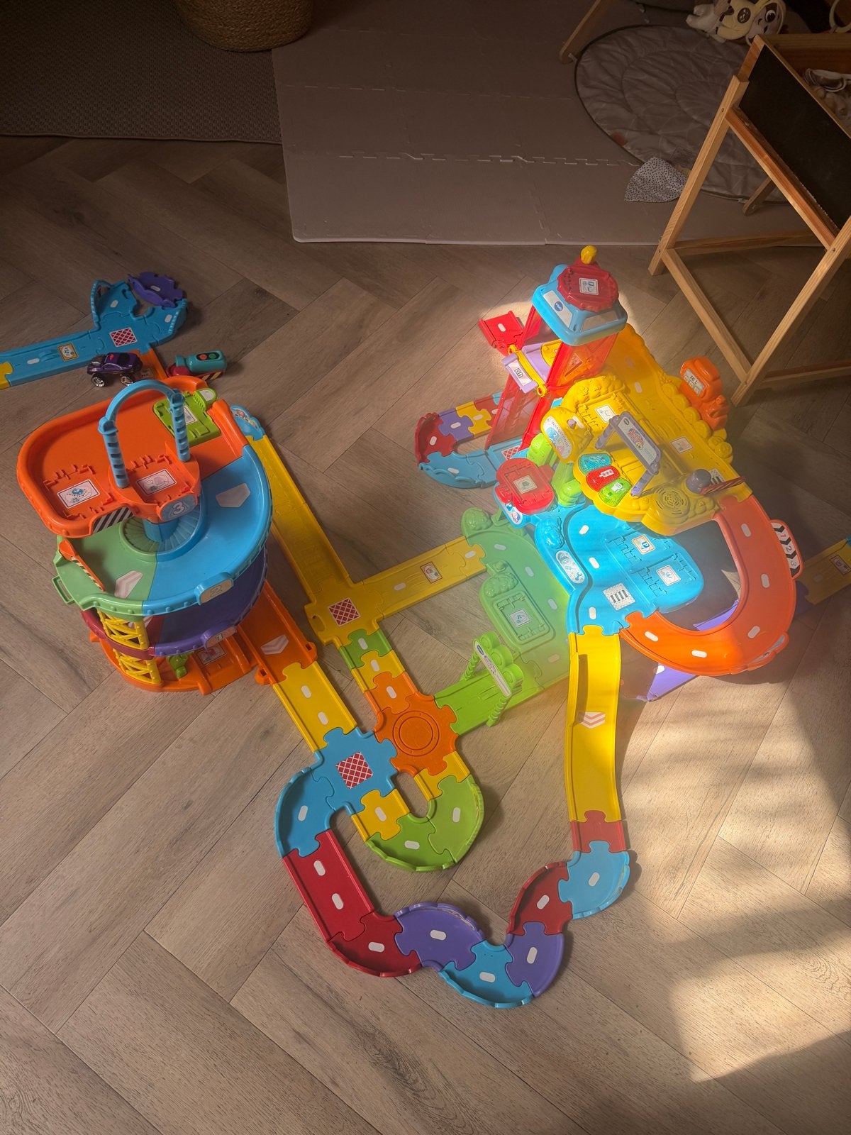 Toet Toet Auto's Autobaan met 2 Garages, Ophalen, Gebruikt
