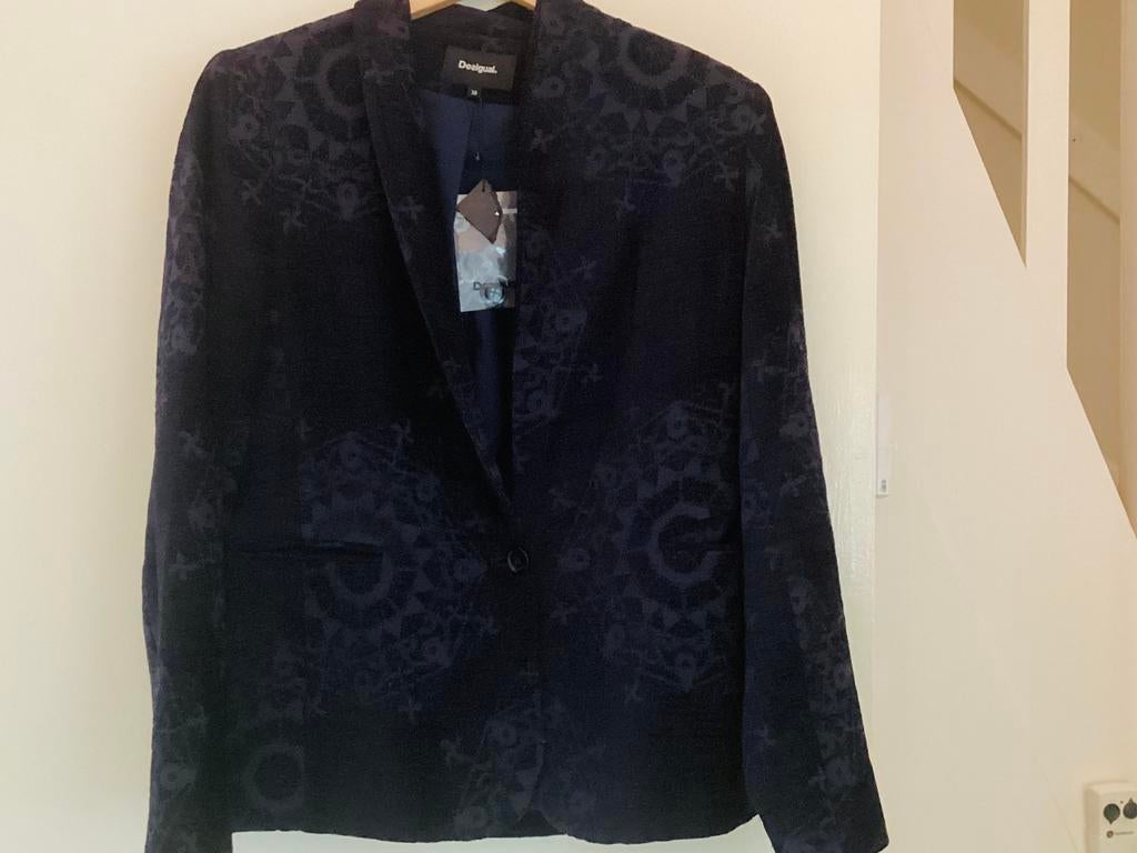 Desigual dames blazer, donkerblauw met print mt 38 2 zakken, Kleding | Heren, Ophalen of Verzenden, Gedragen, Blauw