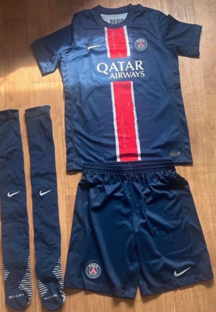 PSG tenue 2024-2025 kind XL 158-176 met sokken 35-38, Sport en Fitness, Set, Maat XS of kleiner, Nieuw, Ophalen of Verzenden