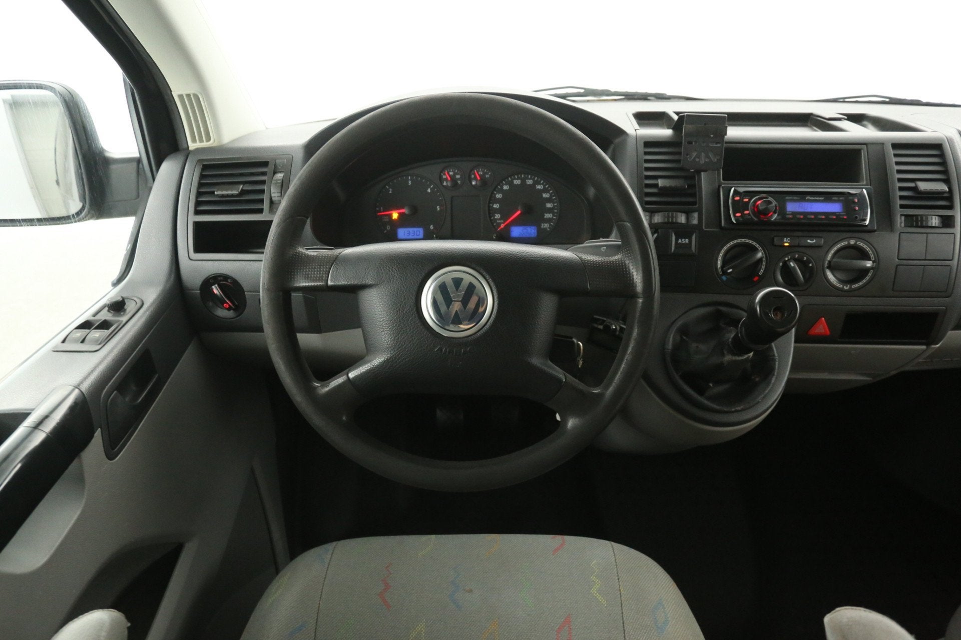 Volkswagen Transporter 2.5 TDI L2H1 | Airco | Cruise | Trekh, Auto's, Voorwielaandrijving, Stof, Gebruikt, Volkswagen