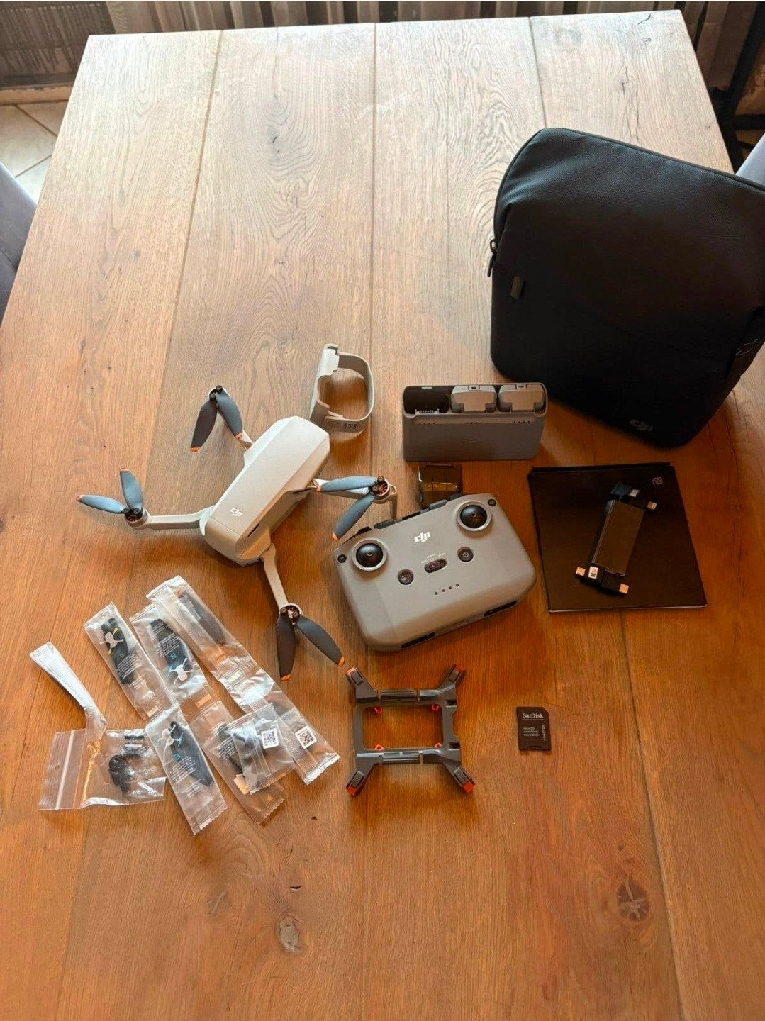 DJI Mini 2 Fly More Combo - Zo goed als nieuw, Ophalen, Cameradrone, 5 tot 10 kilometer, Zo goed als nieuw