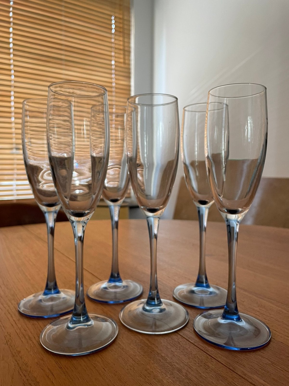 Set Champagne glazen/flûtes, blauw glazen voet, Glas of Glazen, Ophalen of Verzenden, Overige stijlen, Glas