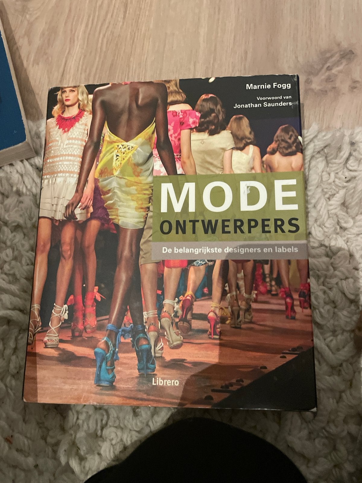 Mode Ontwerpers: De Belangrijkste Designers en Labels, Ophalen of Verzenden, Zo goed als nieuw, Mode algemeen