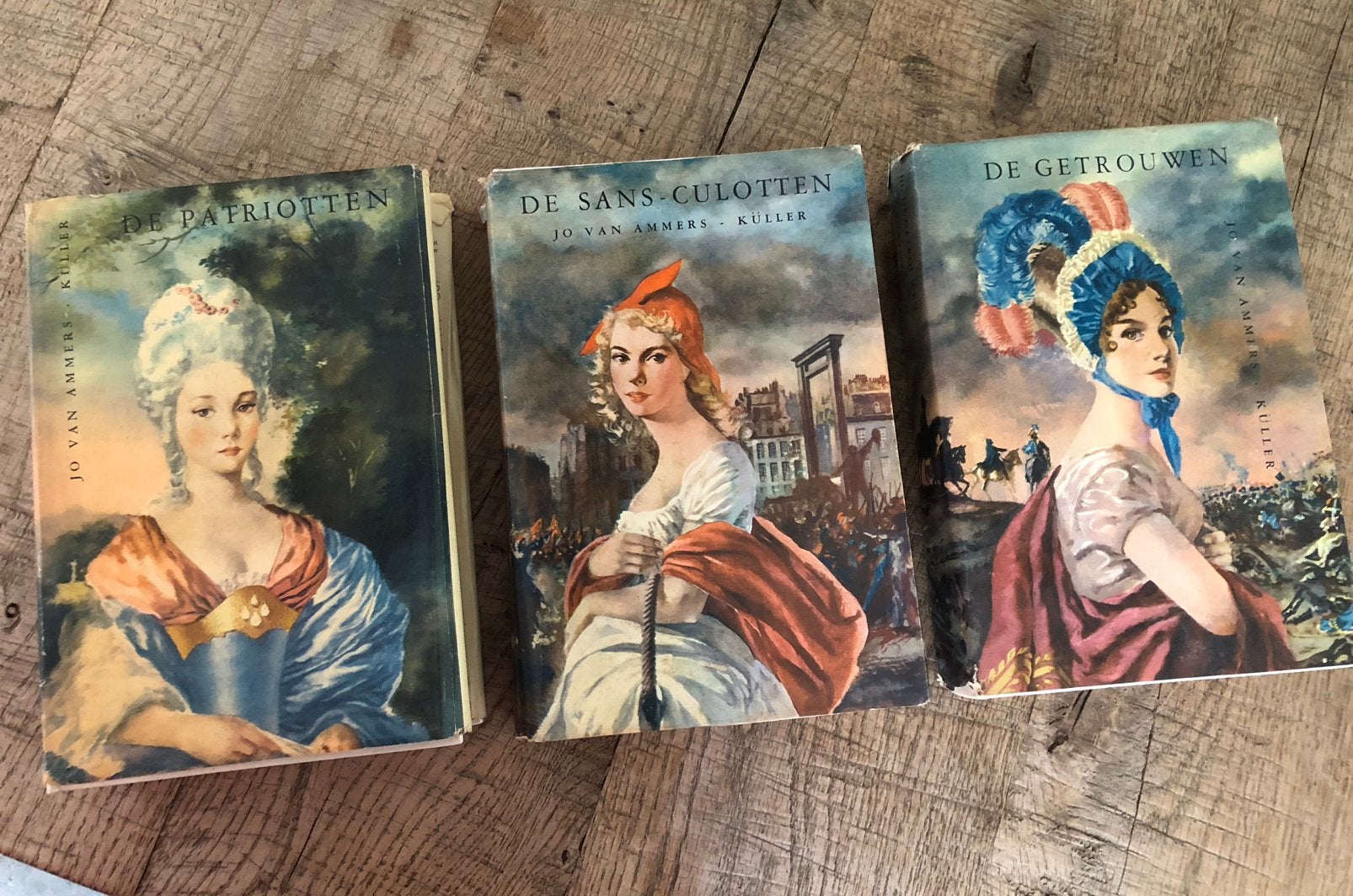 Hist. trilogie; De Patriotten,De Sans-Culotten, De Getrouwen, Ophalen of Verzenden, Gelezen