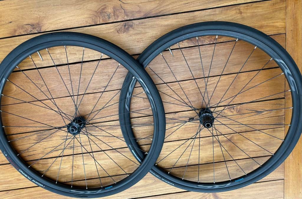 Shimano wielset RS100 incl banden, Zo goed als nieuw, Aluminium, Racefiets, Ophalen