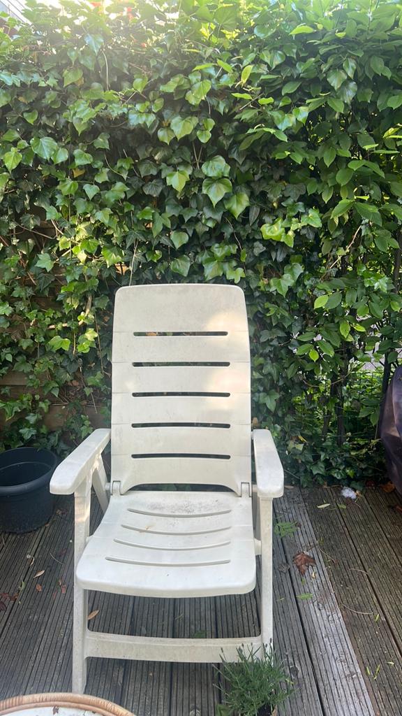 Twee witte hartman stoelen, Ophalen of Verzenden, Gebruikt, Kunststof