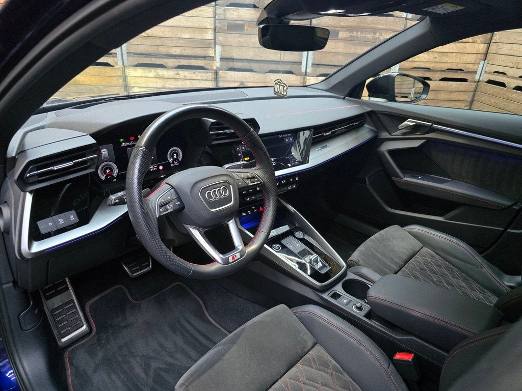 Audi A3 Sportback 45 TFSI e S edition Competition Matrix Pan, 4 cilinders, Blauw, Hybride Elektrisch/Benzine, 71 km/l