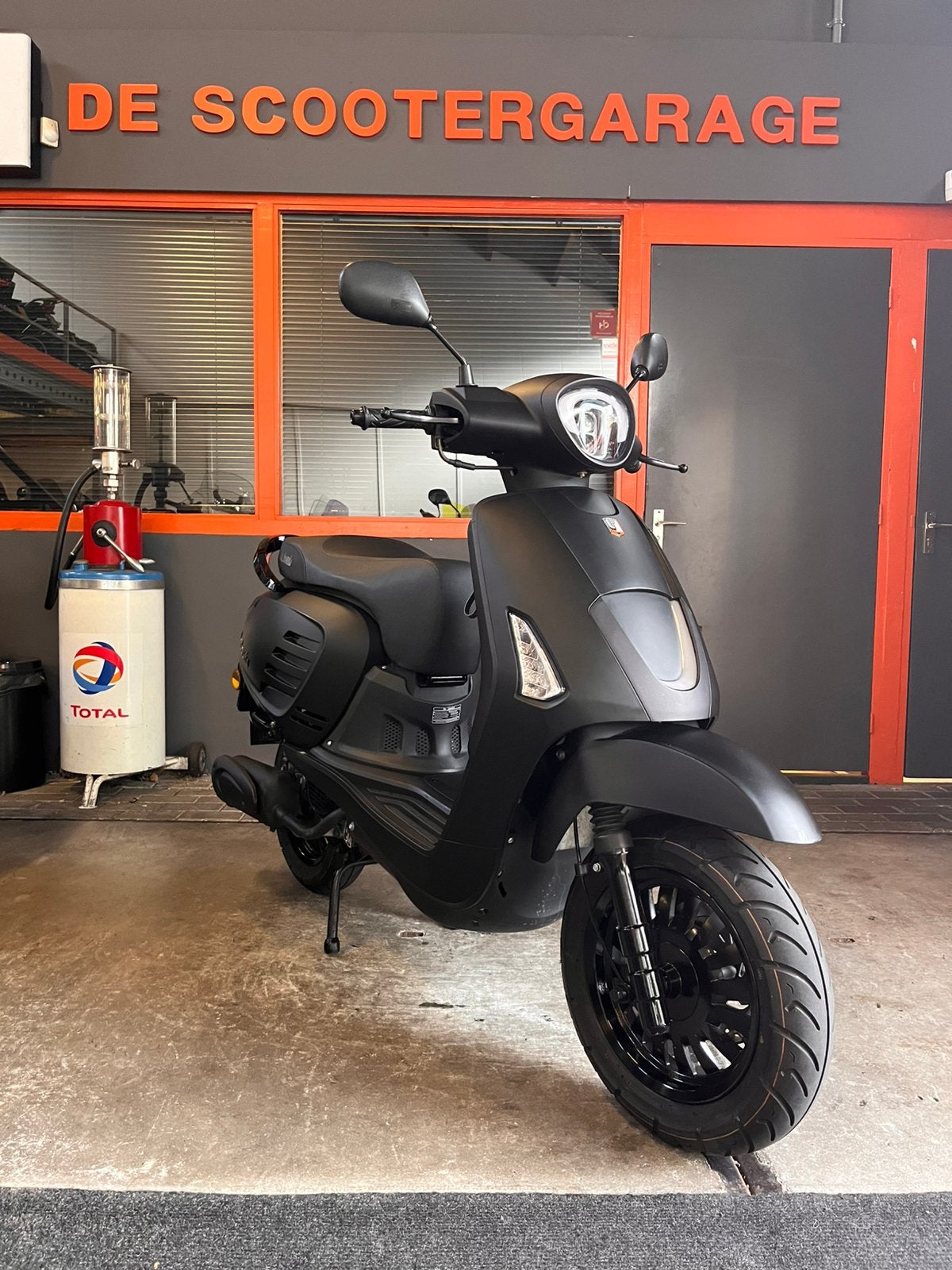 La souris designo motorscooter 125cc 2024, La souris, Scooter, Bedrijf, La souris