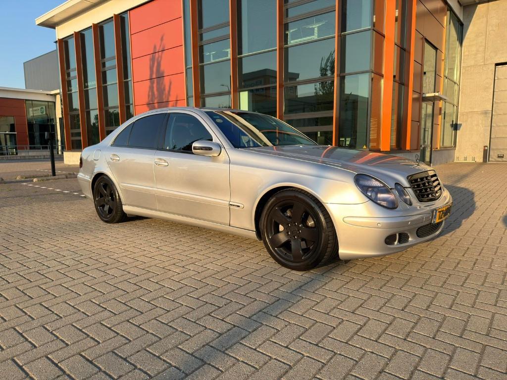 Mercedes E320 W211 2003 | Airmatic | Zeer goed onderhouden, Automaat, Zwart, Particulier, 224 pk
