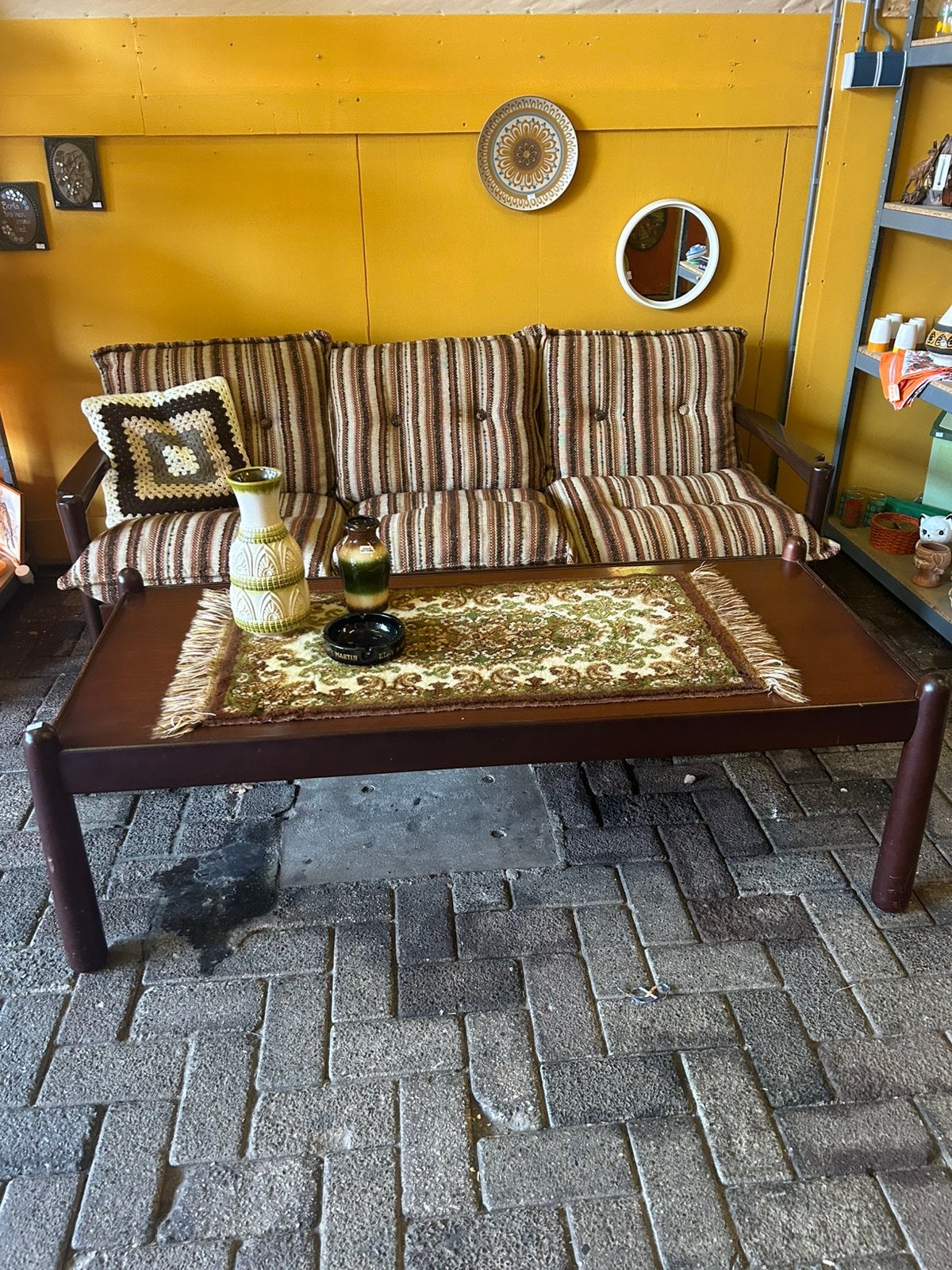 Vintage jaren 70 mooie donker houten salon tafel, Ophalen, Huis en Inrichting