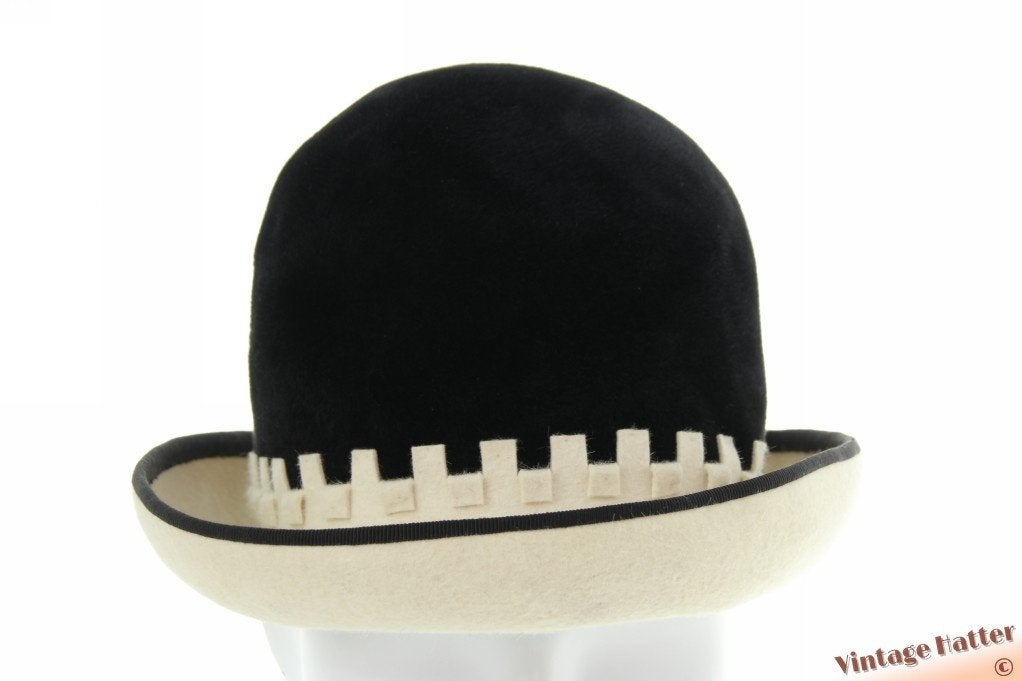 Vintage Dameshoed Mode-salon M. Esch zwart en wit 53,5 = XXS, 55 cm (S, 6⅞ inch) of minder, Hoed, Mode-salon M. Esch, Ophalen of Verzenden