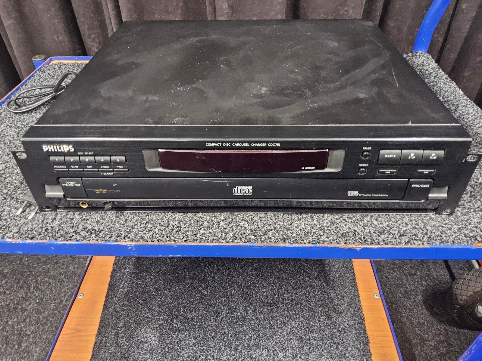 Philips CDC 751 5cd wisselaar op 19inch inbouw frame, Ophalen of Verzenden, Gebruikt, Philips, Wisselaar