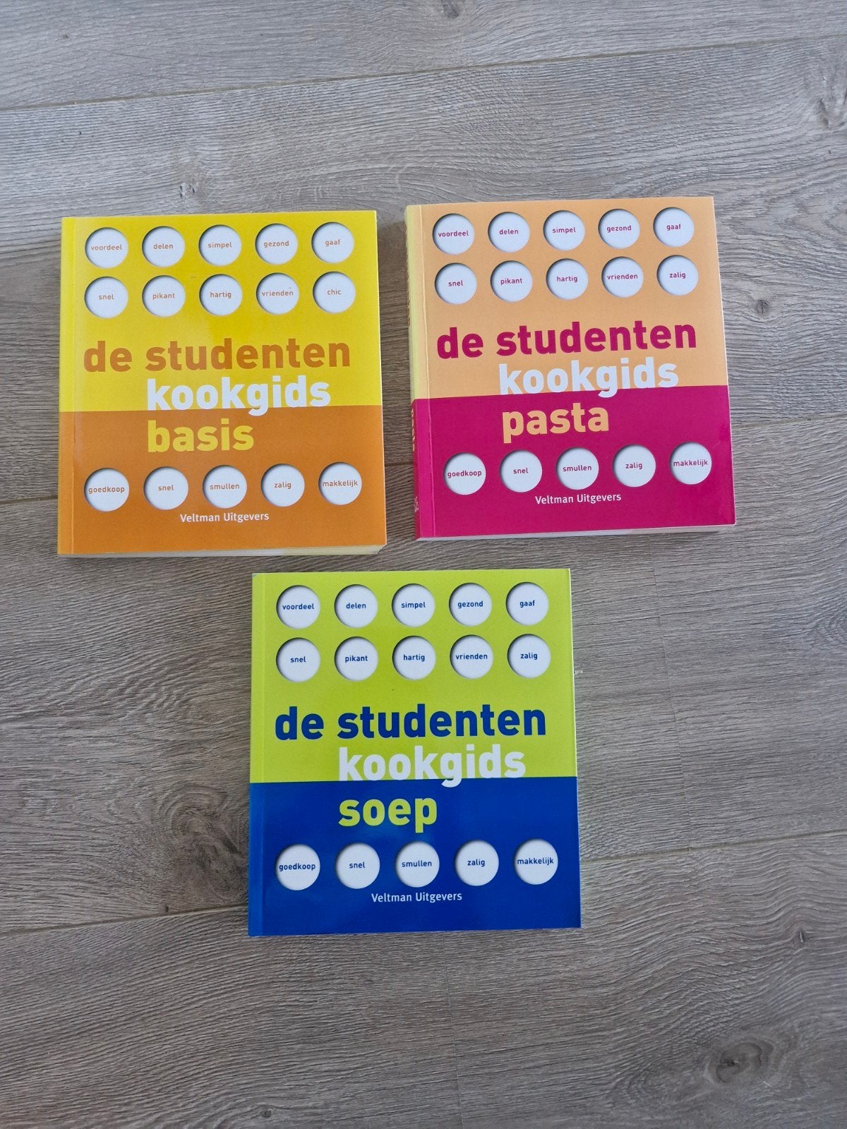 De Studenten Kookgids: Basis, Pasta & Soep (3-delige set), Boeken, Italië, Veltman Uitgevers, Ophalen of Verzenden, Zo goed als nieuw