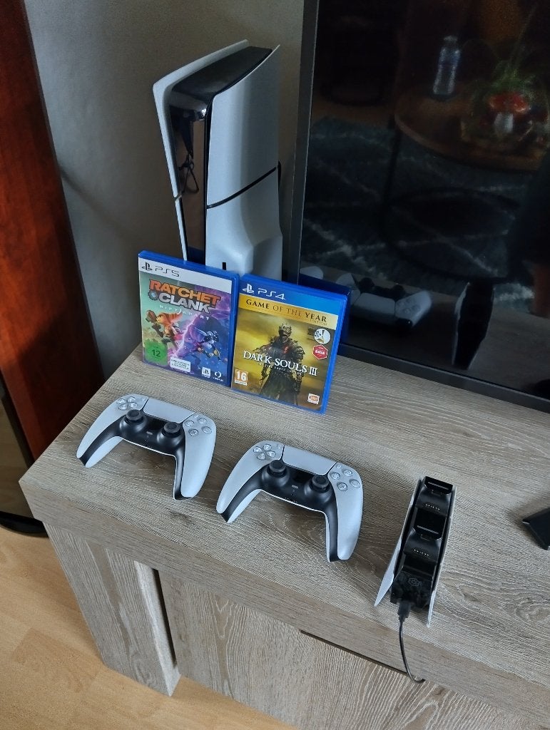 Playstation 5 Disc Edition + 2 Controllers + Oplader + Games, Spelcomputers en Games, Spelcomputers | Sony PlayStation 5, Ophalen