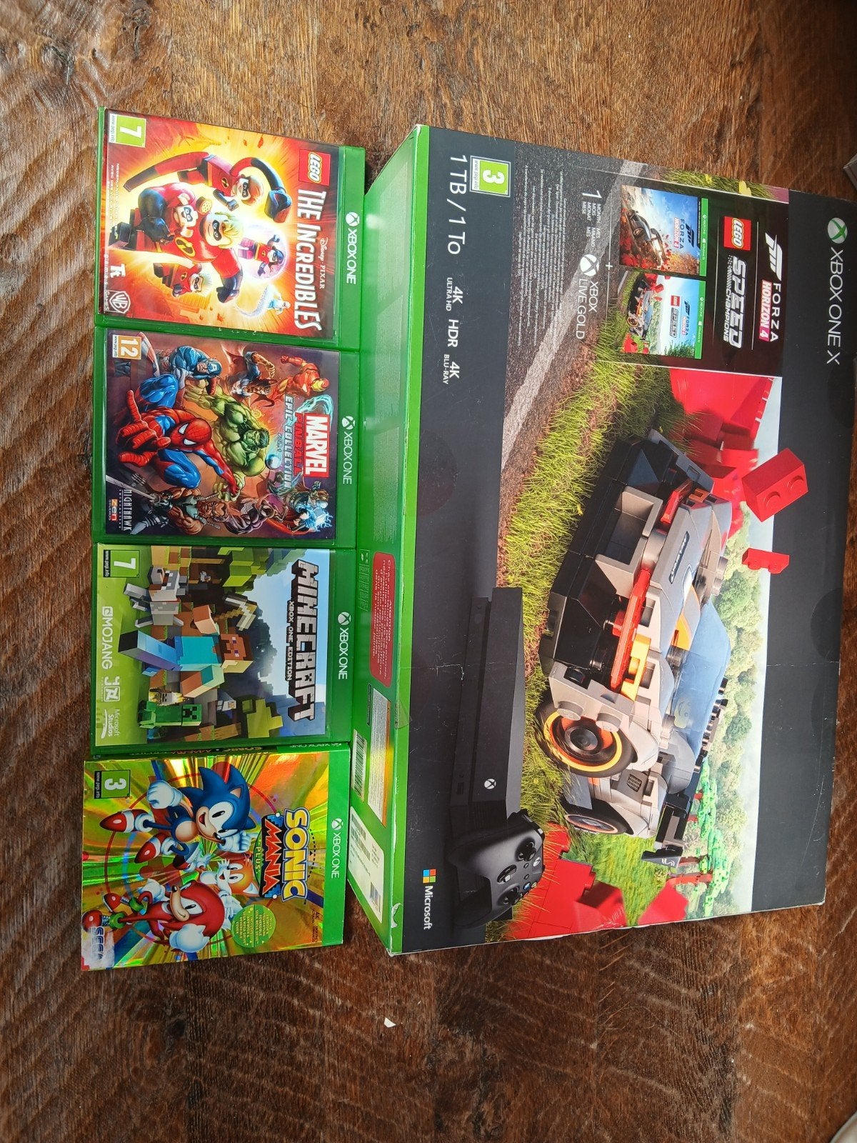 Xbox One X 1TB met 1 controller en 4 games, Ophalen