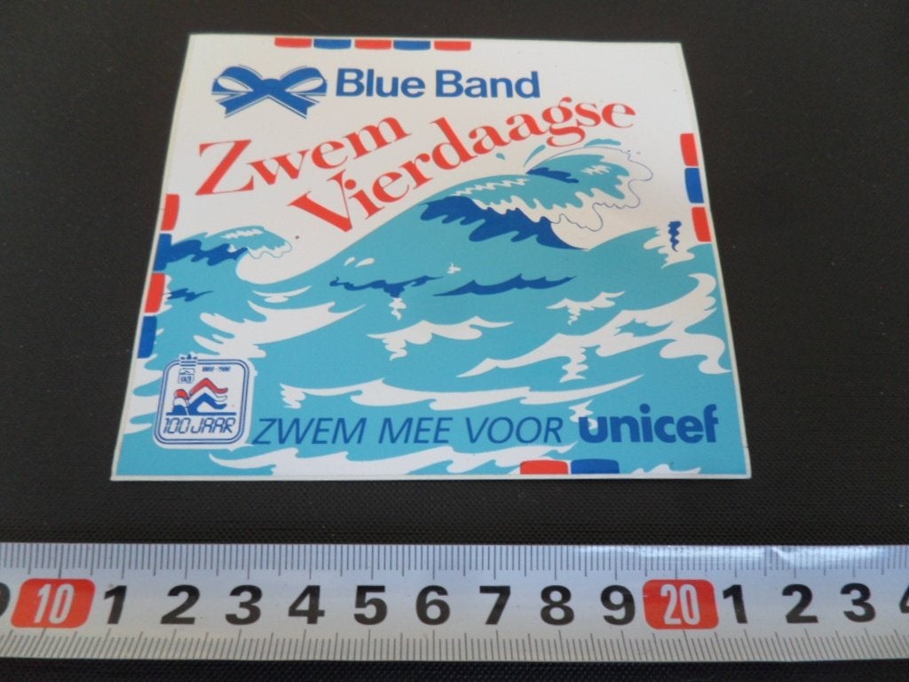 sticker 024 KNZB 100 jaar unicef blueband zwem vierdaagse, Verzamelen, Ophalen, Zo goed als nieuw