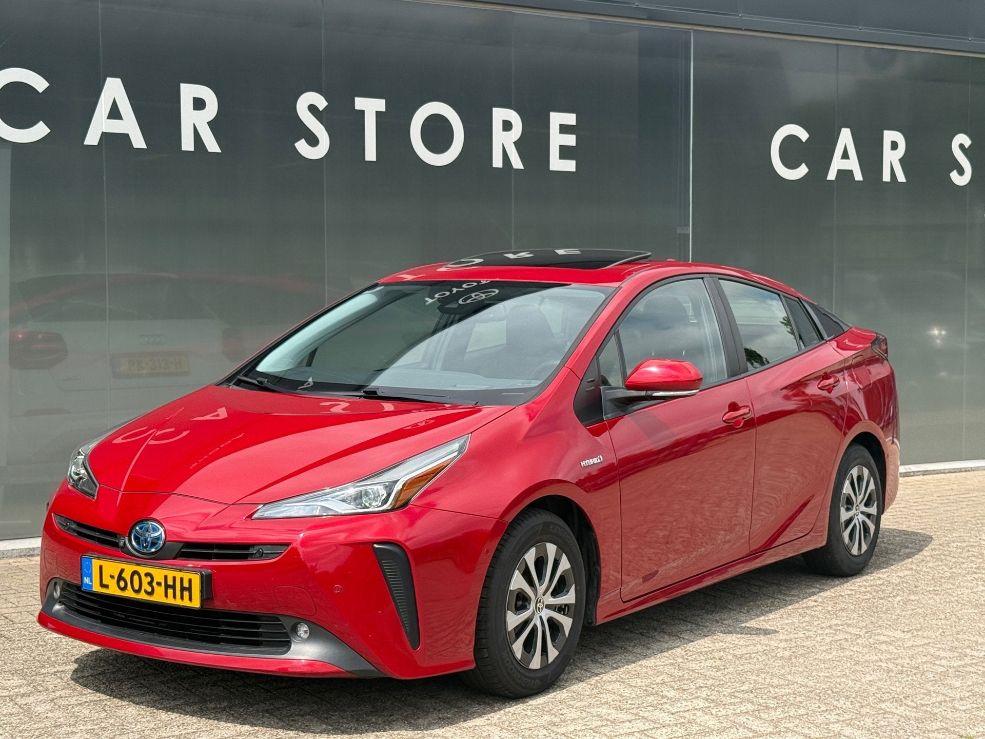 Toyota Prius 1.8 Executive Pano|Leder|JBL|HuD|Dealer Onderho, Bedrijf, Hybride Elektrisch/Benzine, 1798 cc, 725 kg