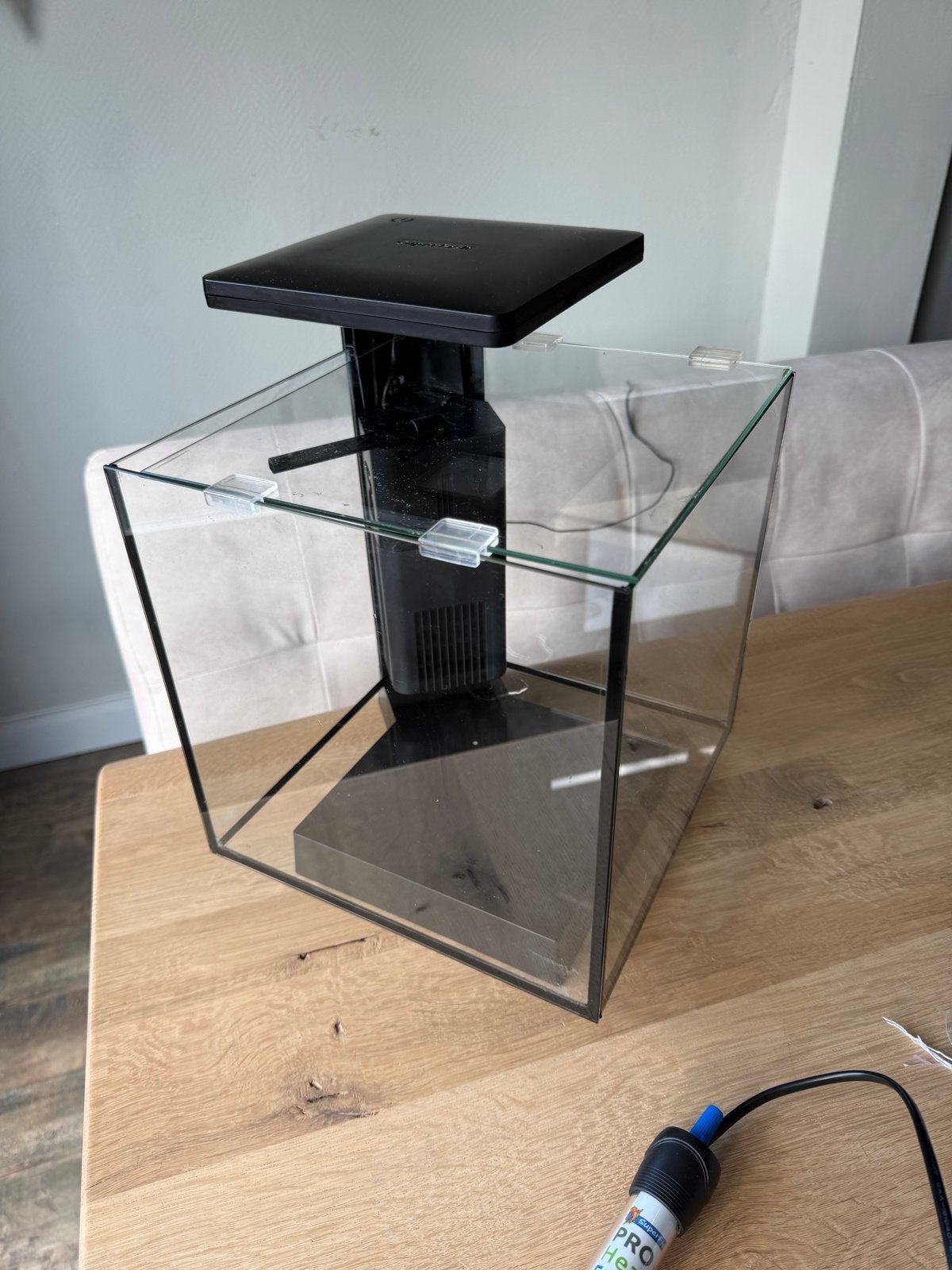 Superfish QubiQ 15 liter aquarium zwart + heater, Dieren en Toebehoren, Ophalen of Verzenden