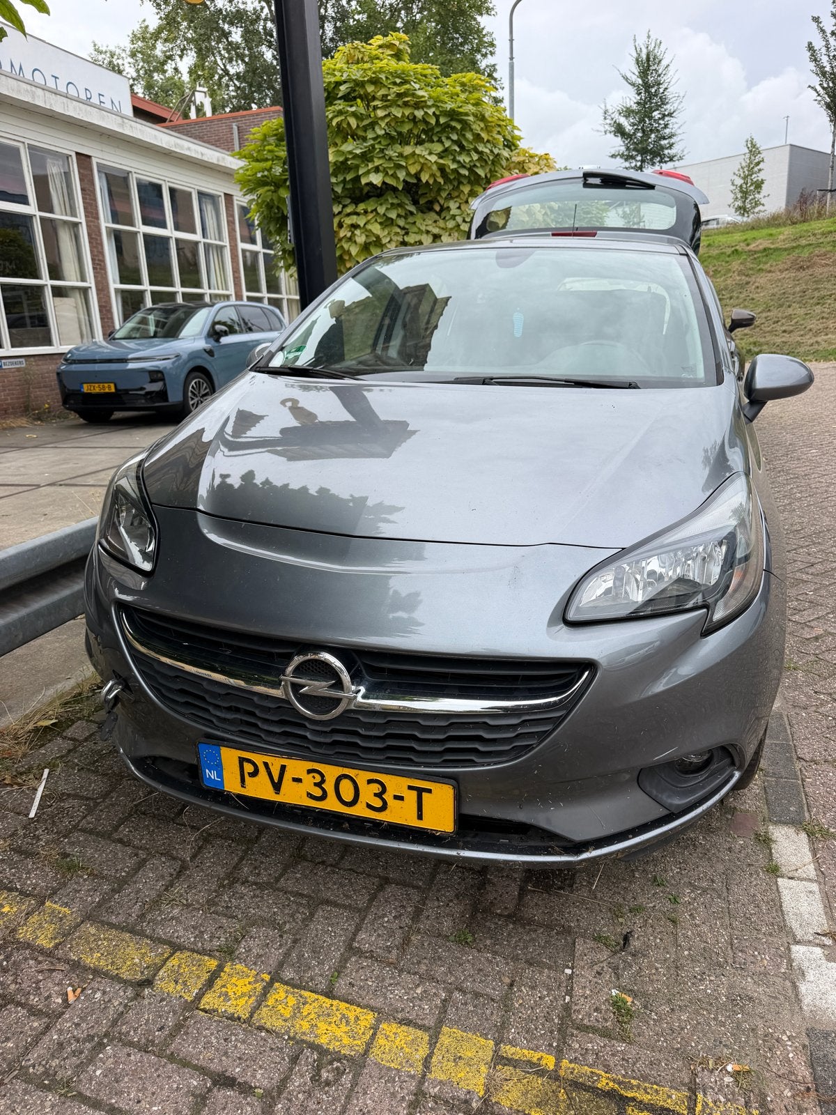 Opel Corsa 1.4 - Schadeauto- Start wel, rijdt niet., Auto diversen, Schadeauto's, Ophalen, Zilver of Grijs, Benzine, Hatchback