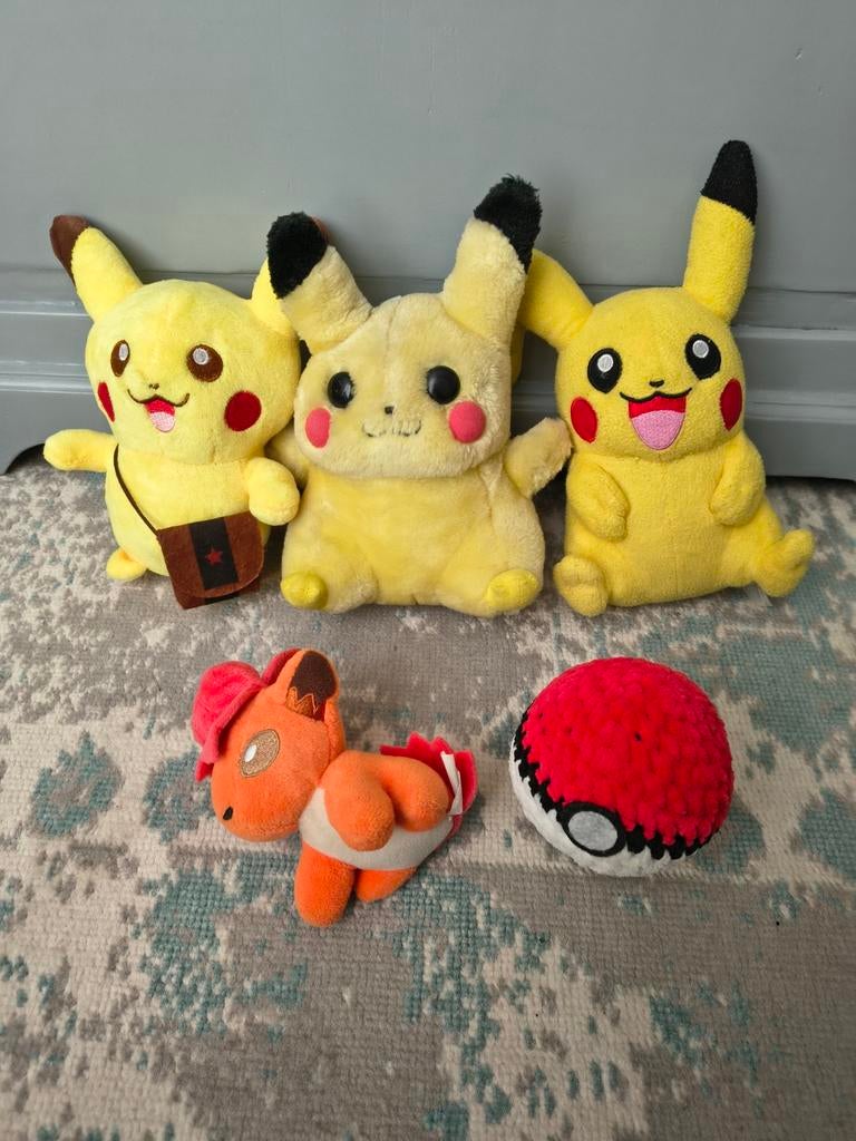 Pokémon Pikachu,Vulpix en pokéball knuffels, Pokémon, Ophalen of Verzenden, Gebruikt, Muis