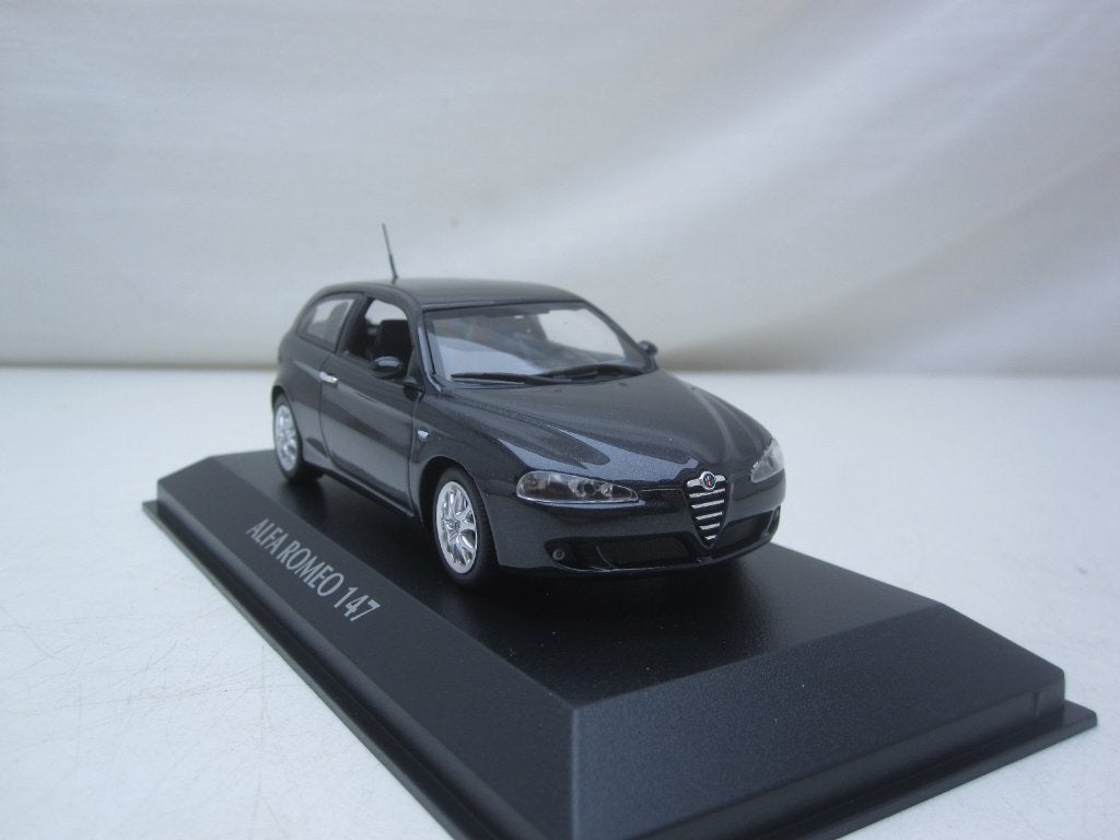 Alfa Romeo 147 2005 1:43 Maxichamps, Hobby en Vrije tijd, Modelauto's | 1:43, Ophalen of Verzenden, Nieuw, Auto, MiniChamps