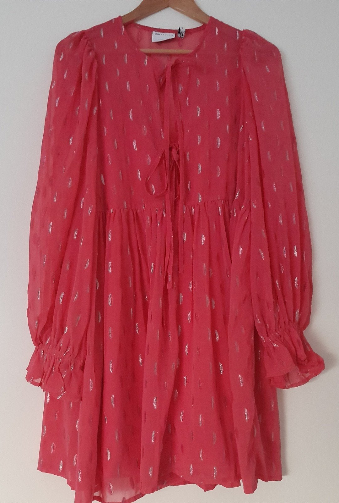 Nieuwe Asos Design jurk met zilveren details, Maat 38/40 (M), ASOS DESIGN, Nieuw, Ophalen of Verzenden