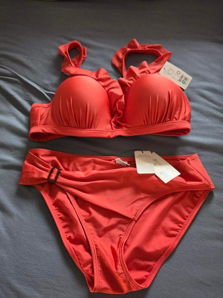 Bikini beachlife bikinitop 44D en bikinibroekje maat 42, Beachlife, Ophalen of Verzenden, Rood, Bikini