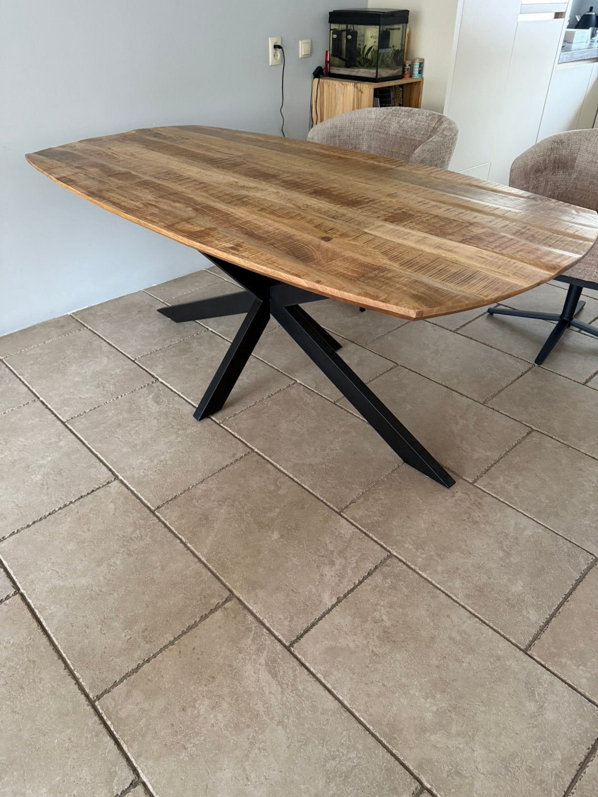 Foto 2 van Nieuwe eetkamertafel loft ovaal 200cm