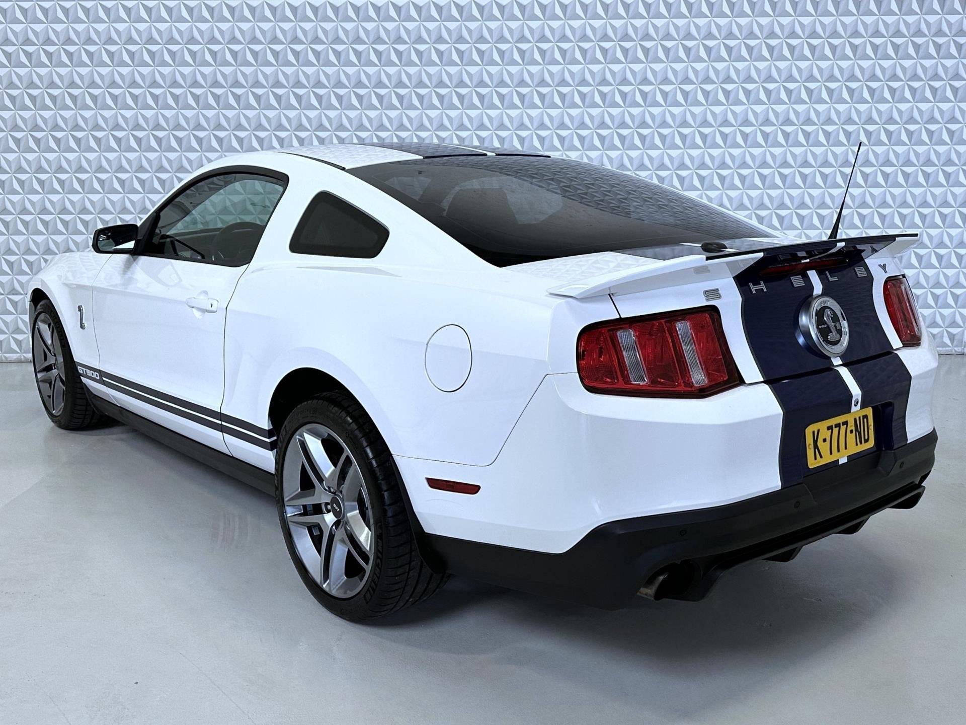 Ford USA Mustang 5.4 V8 Shelby GT500 - 548PK SVT (2010), Achterwielaandrijving, Gebruikt, 4 stoelen, Wit