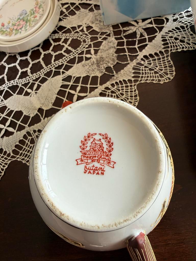 Kutani Japan theepot met draak, Ophalen